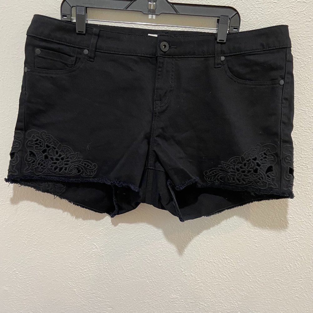 Torrid Size 16 Black Denim Shorts
